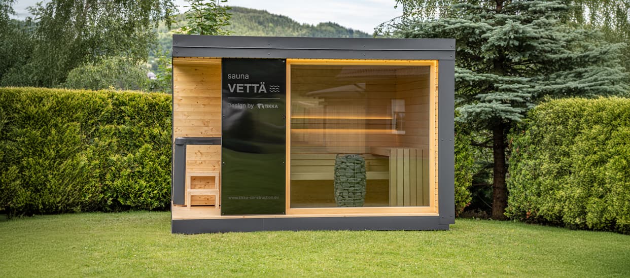 Garden sauna with vestibule and entrance terrace