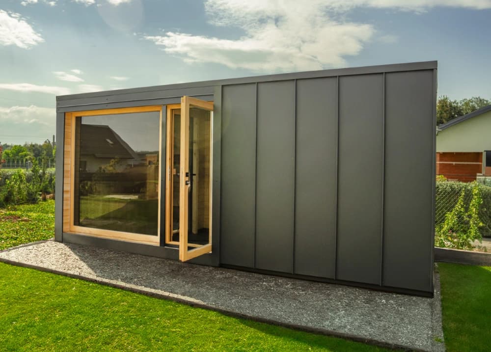 Custom-designed garden sauna project